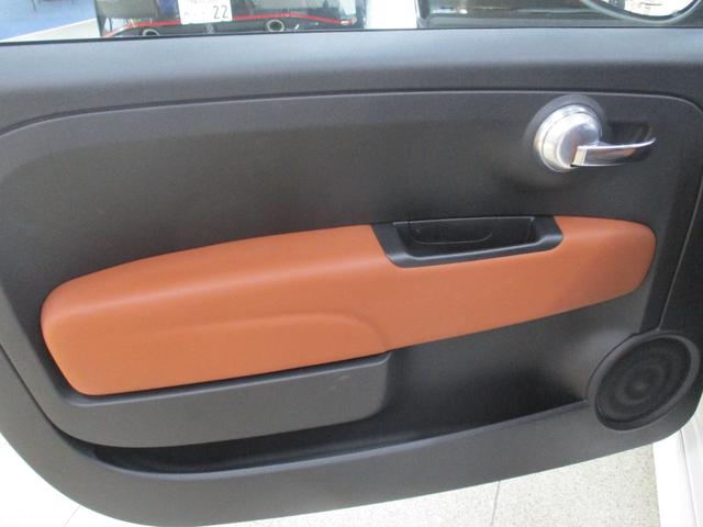 助手席の内張りです。