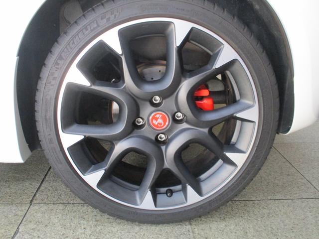 足元もアルミホイールを履いていています