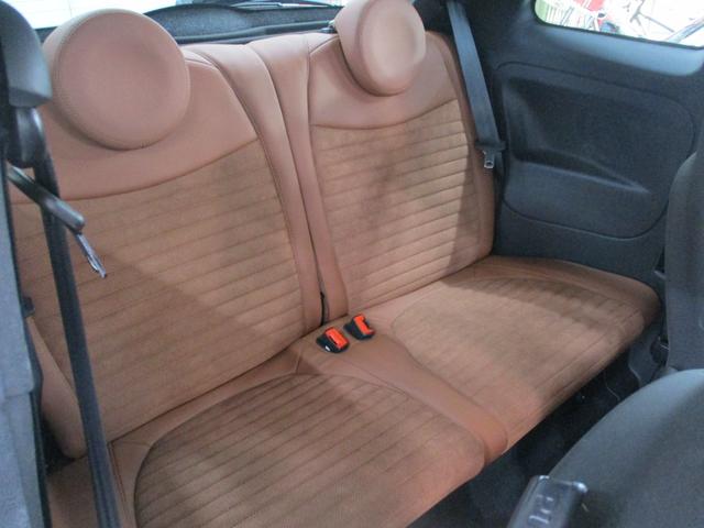 後ろの座席もきれいな状態です。