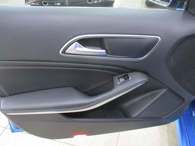 助手席の内張りです。