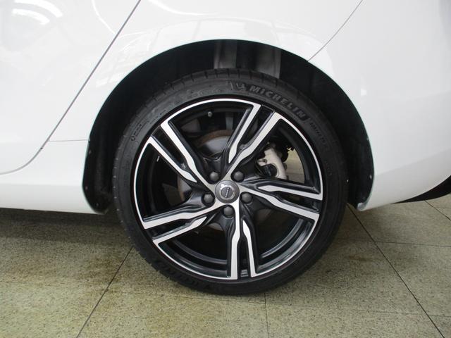 足元もアルミホイールを履いていています