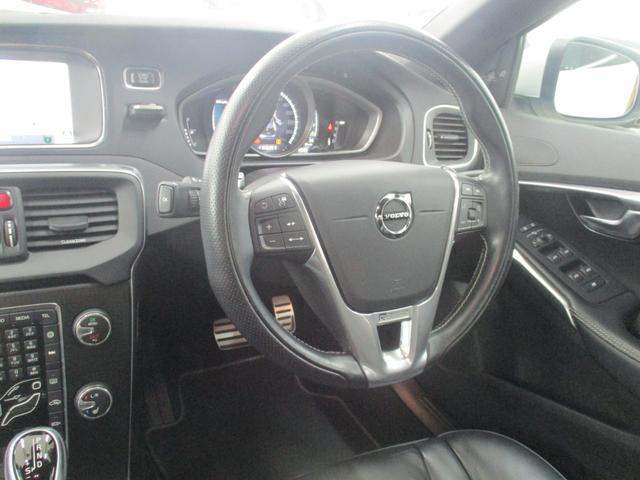 内外装ともにきれいな状態で、目立ったキズや凹みはございません。