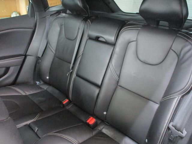 後ろの座席もきれいな状態です。