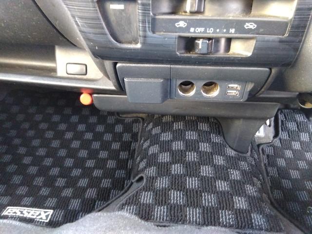 ハイエースバン 　ロングスーパーＧＬ　４ＷＤ　ディーゼルターボ　トヨタ純正ナビＴＶ　バックカメラ　ベットキット　前後ドライブレコーダー　ＥＴＣ（11枚目）