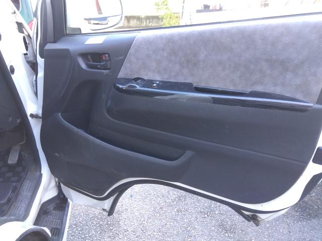 ハイエースバン 　ロングスーパーＧＬ　４ＷＤ　ディーゼルターボ　トヨタ純正ナビＴＶ　バックカメラ　ベットキット　前後ドライブレコーダー　ＥＴＣ（18枚目）