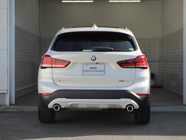 Ｘ１ ｘＤｒｉｖｅ　１８ｄ　ｘライン　パノラマ・ガラス・サンルーフ　全国２年保証　モカレザー　追従式クルーズコントロール　電動トランク　ワイヤレス充電　１８インチホイール　ＬＥＤヘッドライト（6枚目）
