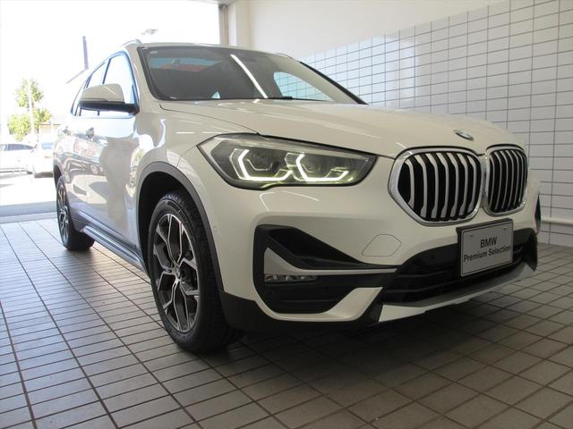 Ｘ１ ｘＤｒｉｖｅ　１８ｄ　ｘライン　パノラマ・ガラス・サンルーフ　全国２年保証　モカレザー　追従式クルーズコントロール　電動トランク　ワイヤレス充電　１８インチホイール　ＬＥＤヘッドライト（11枚目）