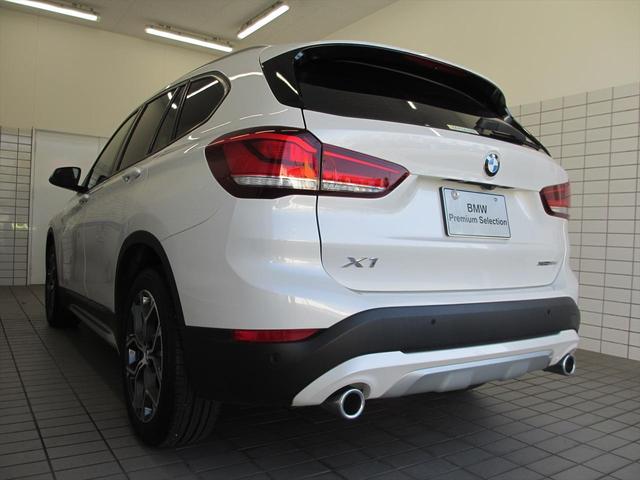 Ｘ１ ｘＤｒｉｖｅ　１８ｄ　ｘライン　パノラマ・ガラス・サンルーフ　全国２年保証　モカレザー　追従式クルーズコントロール　電動トランク　ワイヤレス充電　１８インチホイール　ＬＥＤヘッドライト（17枚目）