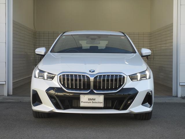 5シリーズ 523d xDriveツーリング Mスポーツ ワンオーナー 全国2年保証 追従式クルーズコントロール ヘッドアップディスプレイ 全周囲カメラ 20インチホイール(5枚目)