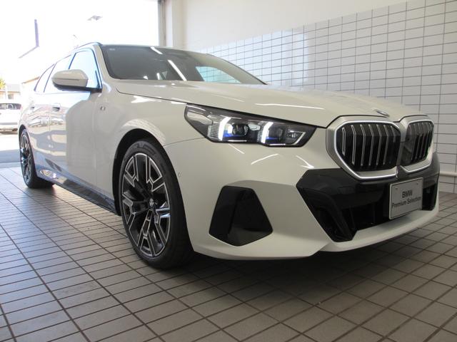 5シリーズ 523d xDriveツーリング Mスポーツ ワンオーナー 全国2年保証 追従式クルーズコントロール ヘッドアップディスプレイ 全周囲カメラ 20インチホイール(9枚目)