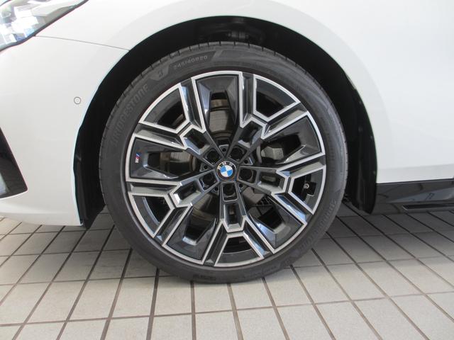 5シリーズ 523d xDriveツーリング Mスポーツ ワンオーナー 全国2年保証 追従式クルーズコントロール ヘッドアップディスプレイ 全周囲カメラ 20インチホイール(22枚目)