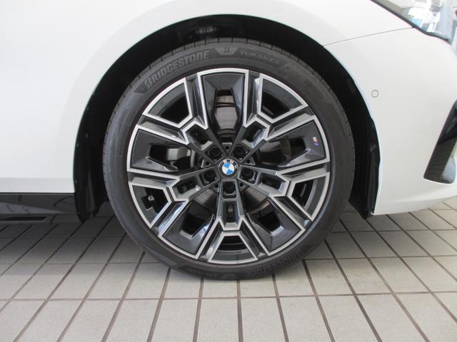 5シリーズ 523d xDriveツーリング Mスポーツ ワンオーナー 全国2年保証 追従式クルーズコントロール ヘッドアップディスプレイ 全周囲カメラ 20インチホイール(24枚目)