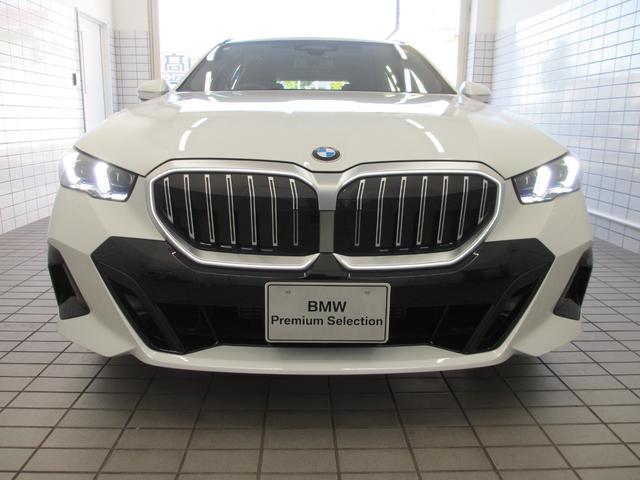 5シリーズ 523d xDriveツーリング Mスポーツ ワンオーナー 全国2年保証 追従式クルーズコントロール ヘッドアップディスプレイ 全周囲カメラ 20インチホイール(26枚目)