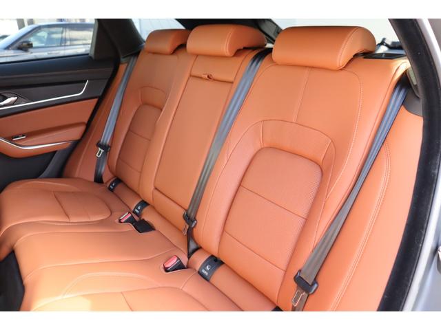 Fペイス  茶レザー・サンルーフ・シートヒーター・純正ナビゲーション・バックカメラ・デジタルメーター・純正ドライブレコーダー(6枚目)