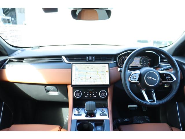 Fペイス  茶レザー・サンルーフ・シートヒーター・純正ナビゲーション・バックカメラ・デジタルメーター・純正ドライブレコーダー(7枚目)