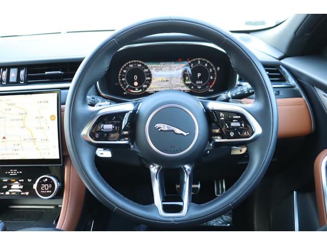 Fペイス  茶レザー・サンルーフ・シートヒーター・純正ナビゲーション・バックカメラ・デジタルメーター・純正ドライブレコーダー(8枚目)