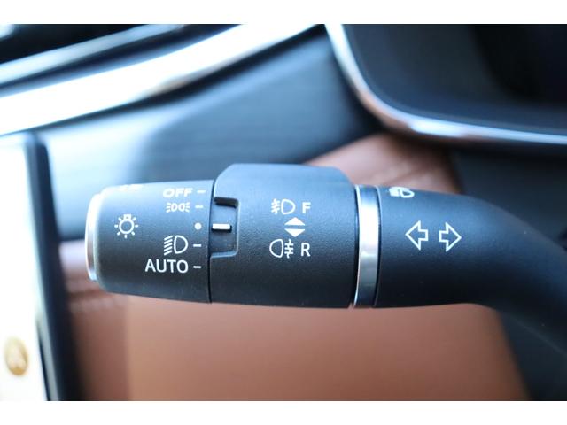 Fペイス  茶レザー・サンルーフ・シートヒーター・純正ナビゲーション・バックカメラ・デジタルメーター・純正ドライブレコーダー(11枚目)