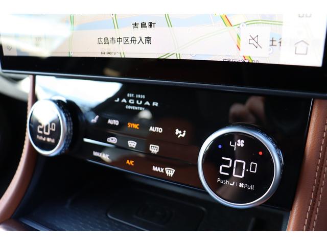 Fペイス  茶レザー・サンルーフ・シートヒーター・純正ナビゲーション・バックカメラ・デジタルメーター・純正ドライブレコーダー(18枚目)