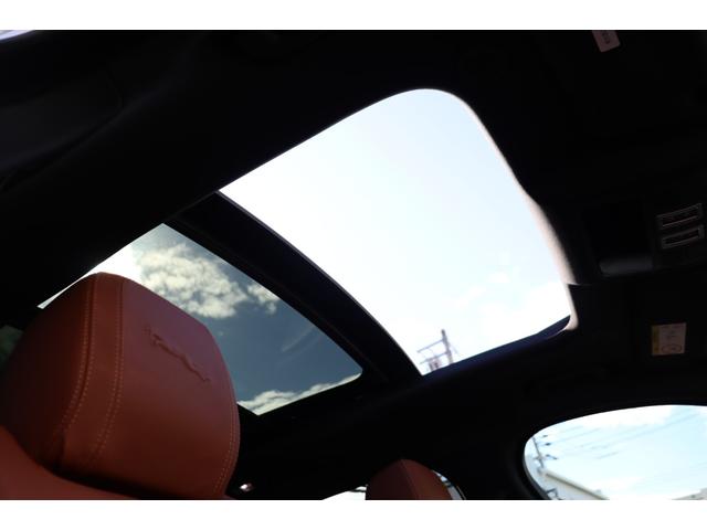 Fペイス  茶レザー・サンルーフ・シートヒーター・純正ナビゲーション・バックカメラ・デジタルメーター・純正ドライブレコーダー(23枚目)