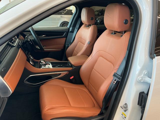 Fペイス R-ダイナミックブラックキュレーテッドフォージャパン シートヒーター パノラマガラスルーフ(3枚目)