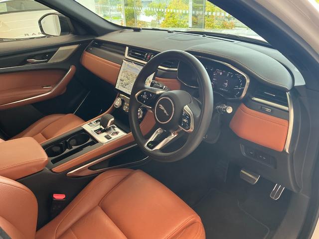 Fペイス R-ダイナミックブラックキュレーテッドフォージャパン シートヒーター パノラマガラスルーフ(4枚目)