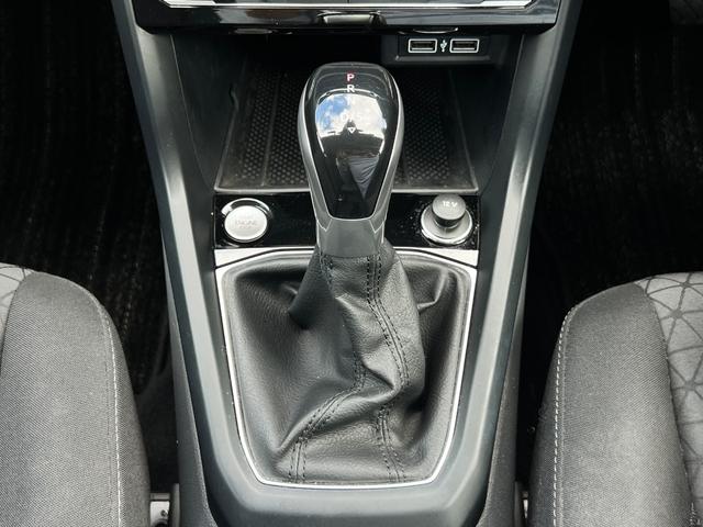 T-クロス TSI 1st 前後センサー LKA Bluetoothオーディオ LEDライト スマートキ- アダクティブクルーズコントロール メモリーナビ 禁煙 フルセグ パークアシスト 電動格納ミラー エアコン ルーフレール(30枚目)