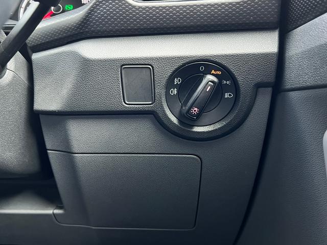 T-クロス TSI 1st 前後センサー LKA Bluetoothオーディオ LEDライト スマートキ- アダクティブクルーズコントロール メモリーナビ 禁煙 フルセグ パークアシスト 電動格納ミラー エアコン ルーフレール(32枚目)