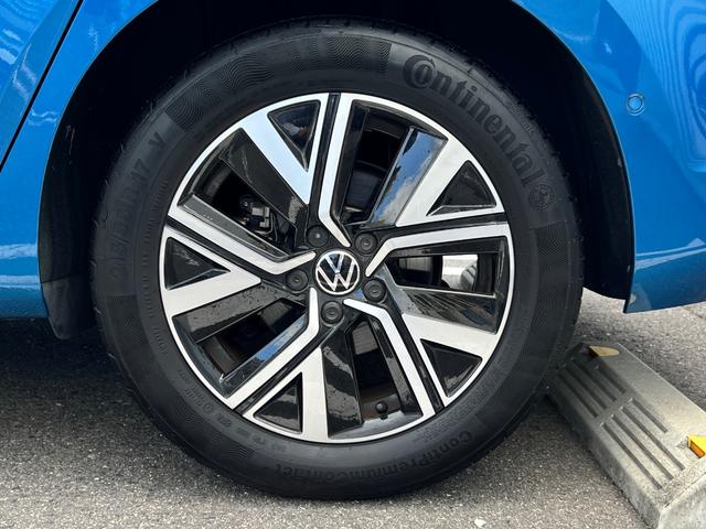 ゴルフトゥーラン ＴＳＩ　ハイライン　前後ソナー　パワーテールゲート　ＬＥＤライト　レーンキープ　ナビ　スマートエントリー　シートヒーター　キーレス　パークアシスト　ＡＣＣ　衝突被害軽減ブレーキ　ブルートゥースオーディオ　禁煙車　Ｂカメラ（13枚目）