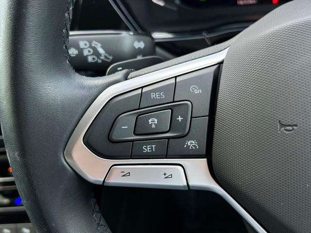 ゴルフトゥーラン ＴＳＩ　ハイライン　前後ソナー　パワーテールゲート　ＬＥＤライト　レーンキープ　ナビ　スマートエントリー　シートヒーター　キーレス　パークアシスト　ＡＣＣ　衝突被害軽減ブレーキ　ブルートゥースオーディオ　禁煙車　Ｂカメラ（21枚目）