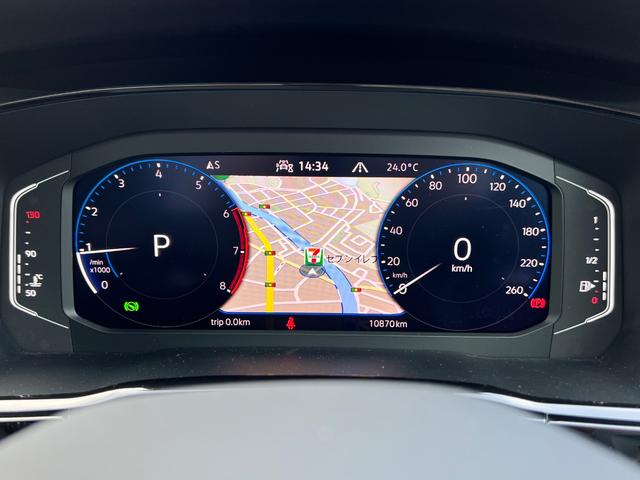 ゴルフトゥーラン ＴＳＩ　ハイライン　前後ソナー　パワーテールゲート　ＬＥＤライト　レーンキープ　ナビ　スマートエントリー　シートヒーター　キーレス　パークアシスト　ＡＣＣ　衝突被害軽減ブレーキ　ブルートゥースオーディオ　禁煙車　Ｂカメラ（23枚目）