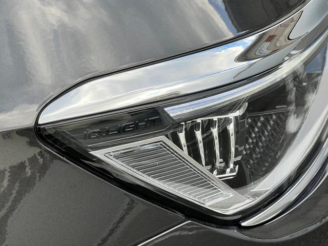 パサートヴァリアント TDI Rライン LEDヘッドライト レーンアシスト 電動リヤゲート コーナーセンサー 前席シートヒーター BT 禁煙使用 バックカメラ 本革シート ナビ ACC パワーシート 駐車アシスト ETC2.0 ワンオーナー(15枚目)