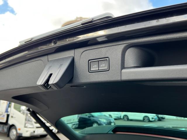 パサートヴァリアント TDI Rライン LEDヘッドライト レーンアシスト 電動リヤゲート コーナーセンサー 前席シートヒーター BT 禁煙使用 バックカメラ 本革シート ナビ ACC パワーシート 駐車アシスト ETC2.0 ワンオーナー(19枚目)