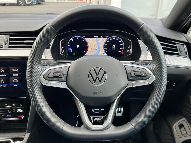 パサートヴァリアント TDI Rライン LEDヘッドライト レーンアシスト 電動リヤゲート コーナーセンサー 前席シートヒーター BT 禁煙使用 バックカメラ 本革シート ナビ ACC パワーシート 駐車アシスト ETC2.0 ワンオーナー(21枚目)