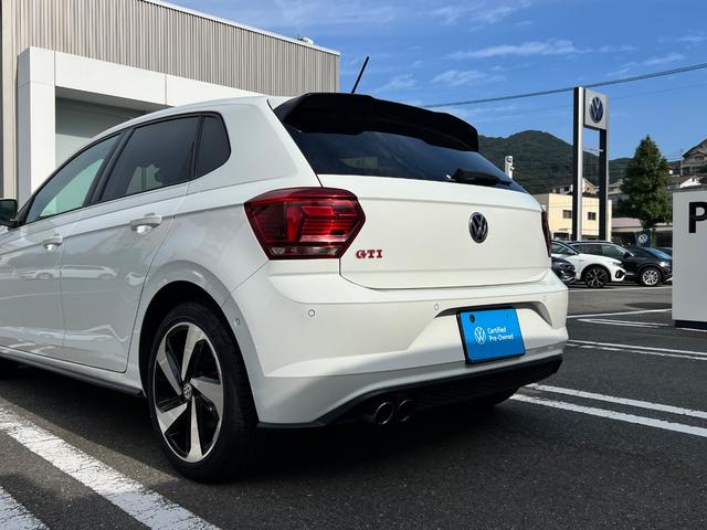 ポロGTI ベースグレード BT アイスト ターボ レーダークルーズコントロール LEDヘッド スマートキー バックカメラ ETC2.0 禁煙車 キーレスエントリー フルセグTV オートライト USB フルオートエアコン 記録簿(12枚目)