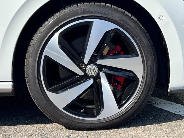 ポロGTI ベースグレード BT アイスト ターボ レーダークルーズコントロール LEDヘッド スマートキー バックカメラ ETC2.0 禁煙車 キーレスエントリー フルセグTV オートライト USB フルオートエアコン 記録簿(13枚目)