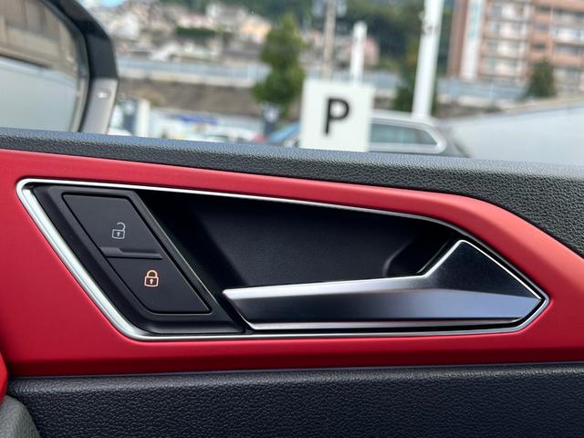 ポロGTI ベースグレード BT アイスト ターボ レーダークルーズコントロール LEDヘッド スマートキー バックカメラ ETC2.0 禁煙車 キーレスエントリー フルセグTV オートライト USB フルオートエアコン 記録簿(30枚目)