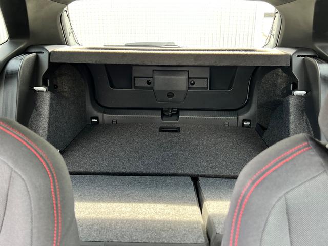 ポロGTI ベースグレード BT アイスト ターボ レーダークルーズコントロール LEDヘッド スマートキー バックカメラ ETC2.0 禁煙車 キーレスエントリー フルセグTV オートライト USB フルオートエアコン 記録簿(39枚目)
