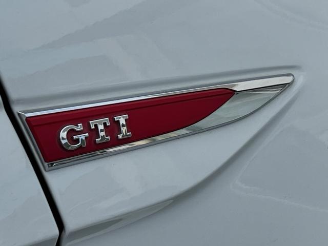 ポロGTI ベースグレード BT アイスト ターボ レーダークルーズコントロール LEDヘッド スマートキー バックカメラ ETC2.0 禁煙車 キーレスエントリー フルセグTV オートライト USB フルオートエアコン 記録簿(40枚目)