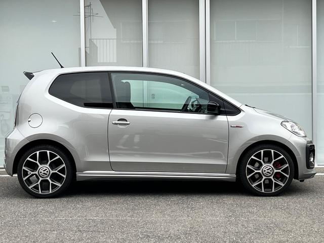 アップ! アップ!GTI Bluetooth対応 ターボ アイドリングストップ キーレスエントリー エアコン パワーステアリング 横滑り防止 盗難防止システム 禁煙車 ETC 前席シートヒーター ABS オートライト USB(9枚目)