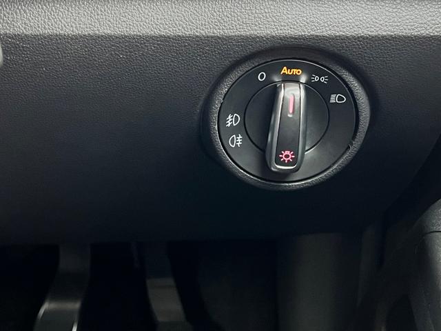 アップ! アップ!GTI Bluetooth対応 ターボ アイドリングストップ キーレスエントリー エアコン パワーステアリング 横滑り防止 盗難防止システム 禁煙車 ETC 前席シートヒーター ABS オートライト USB(30枚目)