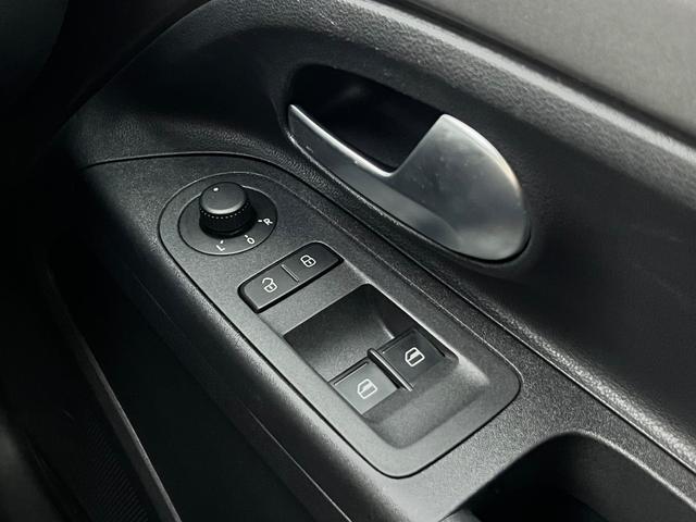 アップ! アップ!GTI Bluetooth対応 ターボ アイドリングストップ キーレスエントリー エアコン パワーステアリング 横滑り防止 盗難防止システム 禁煙車 ETC 前席シートヒーター ABS オートライト USB(31枚目)