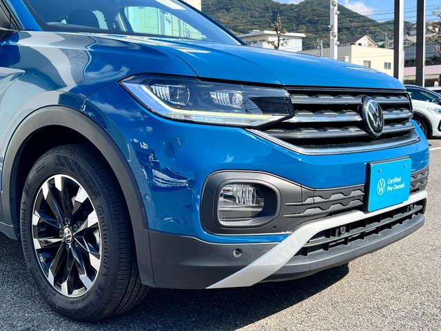 Ｔ－クロス ＴＳＩ　１ｓｔ　前後センサー　ＮＡＶＩ　Ｂｌｕｅｔｏｏｔｈオーディオ　ＬＥＤライト　スマートキ－　アダクティブクルーズコントロール　メモリーナビ　禁煙　パークアシスト　電動格納ミラー　エアコン　パワーステアリング（12枚目）