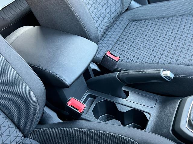 Ｔ－クロス ＴＳＩ　アクティブ　アダプティブクルーズ　ＬＥＤライト　ＮＡＶＩ　Ｂｌｕｅｔｏｏｔｈオーディオ　禁煙　スマートキー　運転席エアバック　ルーフレール　オートライト　パワーウインドー　助手席エアバッグ　ＥＴＣ２．０　エアコン（29枚目）