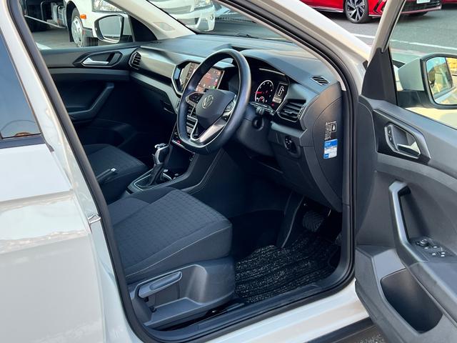 Ｔ－クロス ＴＳＩ　アクティブ　アダプティブクルーズ　ＬＥＤライト　ＮＡＶＩ　Ｂｌｕｅｔｏｏｔｈオーディオ　禁煙　スマートキー　運転席エアバック　ルーフレール　オートライト　パワーウインドー　助手席エアバッグ　ＥＴＣ２．０　エアコン（36枚目）