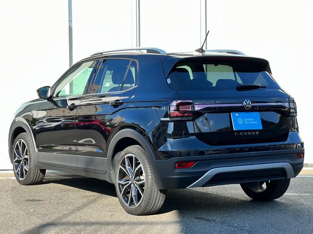 Ｔ－クロス ＴＳＩ　スタイル　シティエマージェンシーブレーキ　オートハイビーム　ブルートゥース　ＵＳＢ　ＬＥＤ　スマートキー　ナビ　アダクティブクルーズコントロール　ＥＴＣ２．０　Ｂカメラ　禁煙　ルーフレール　電動格納ミラー（6枚目）