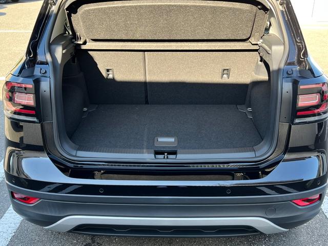 Ｔ－クロス ＴＳＩ　スタイル　シティエマージェンシーブレーキ　オートハイビーム　ブルートゥース　ＵＳＢ　ＬＥＤ　スマートキー　ナビ　アダクティブクルーズコントロール　ＥＴＣ２．０　Ｂカメラ　禁煙　ルーフレール　電動格納ミラー（17枚目）