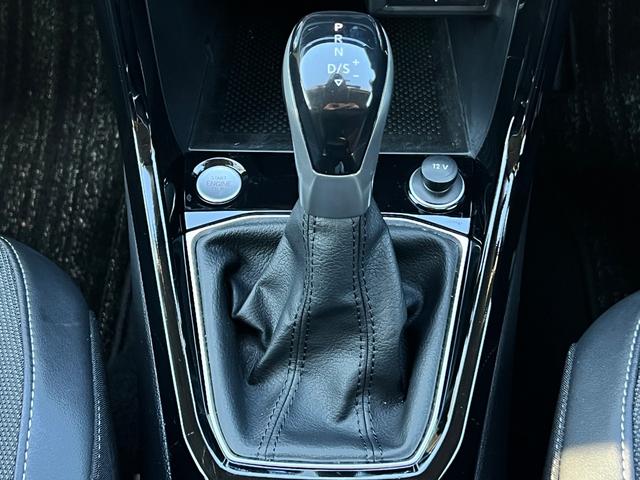 Ｔ－クロス ＴＳＩ　スタイル　シティエマージェンシーブレーキ　オートハイビーム　ブルートゥース　ＵＳＢ　ＬＥＤ　スマートキー　ナビ　アダクティブクルーズコントロール　ＥＴＣ２．０　Ｂカメラ　禁煙　ルーフレール　電動格納ミラー（29枚目）