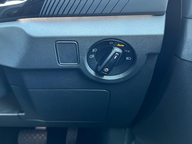 Ｔ－クロス ＴＳＩ　スタイル　シティエマージェンシーブレーキ　オートハイビーム　ブルートゥース　ＵＳＢ　ＬＥＤ　スマートキー　ナビ　アダクティブクルーズコントロール　ＥＴＣ２．０　Ｂカメラ　禁煙　ルーフレール　電動格納ミラー（31枚目）