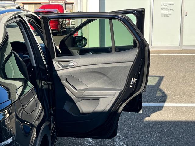 Ｔ－クロス ＴＳＩ　スタイル　シティエマージェンシーブレーキ　オートハイビーム　ブルートゥース　ＵＳＢ　ＬＥＤ　スマートキー　ナビ　アダクティブクルーズコントロール　ＥＴＣ２．０　Ｂカメラ　禁煙　ルーフレール　電動格納ミラー（40枚目）