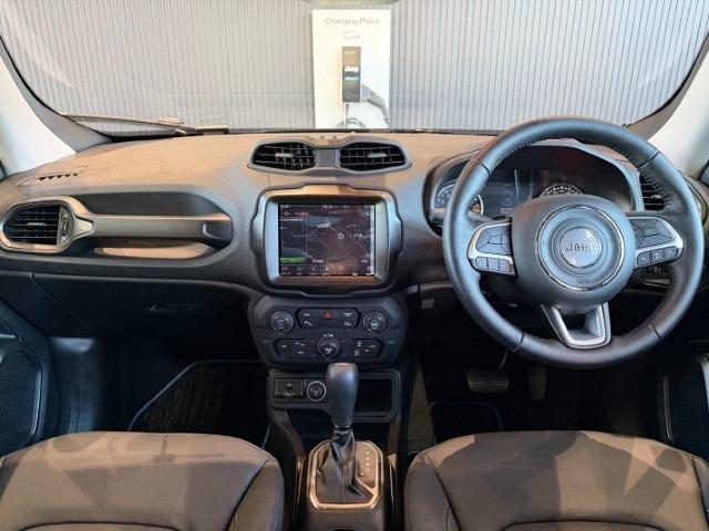 ジープ・レネゲード リミテッド 革シート ナビバックカメラ フルセグTVチューナー LEDヘッドライト 前後ドラレコ(3枚目)